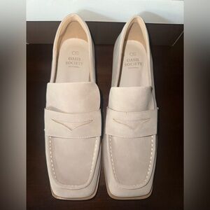 Oasis Society Women's Cream Loafers